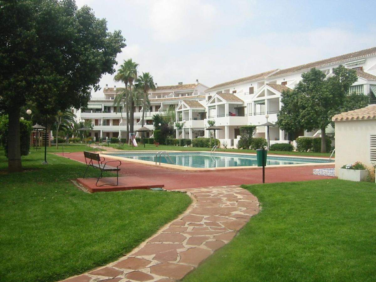 Chalet Adosado En Urbanizacion Con Precioso Jardin 德尼亚 外观 照片