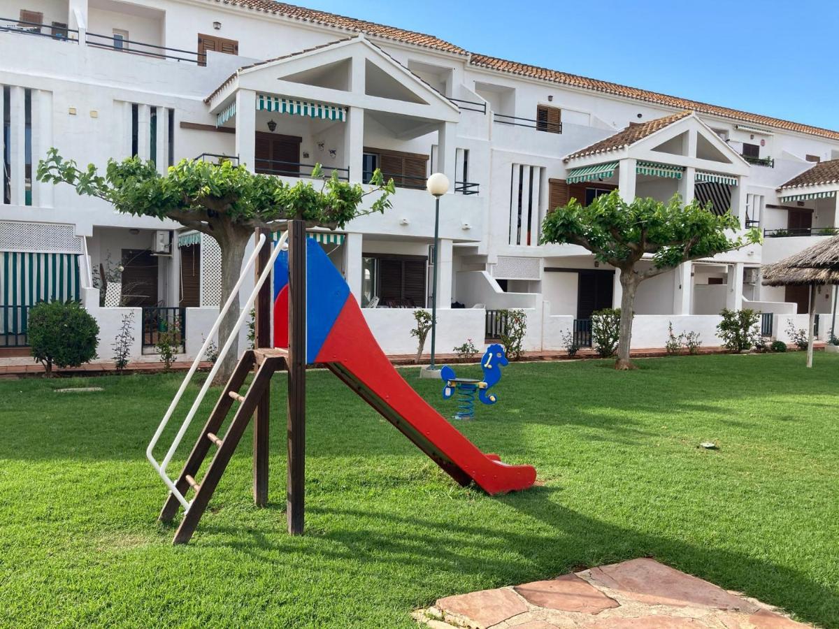 Chalet Adosado En Urbanizacion Con Precioso Jardin 德尼亚 外观 照片
