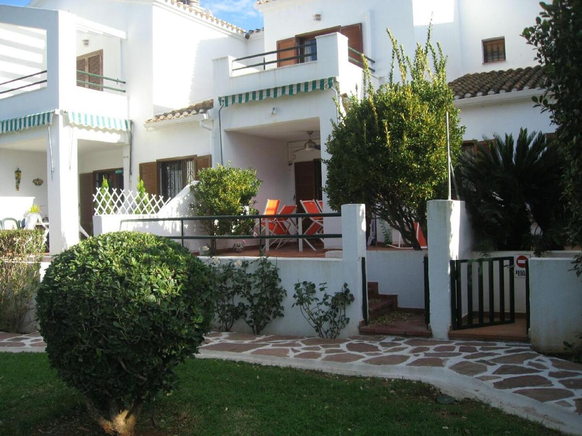 Chalet Adosado En Urbanizacion Con Precioso Jardin 德尼亚 外观 照片